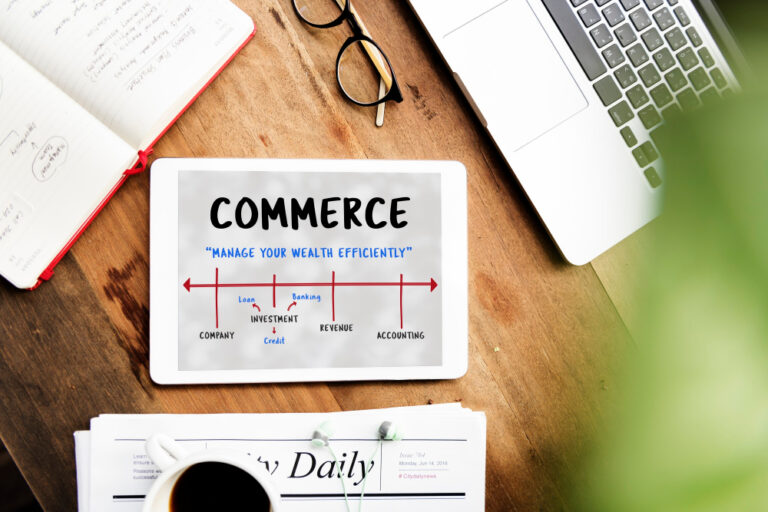 Transacción de Social Commerce y pago directo mediante un teléfono inteligente
