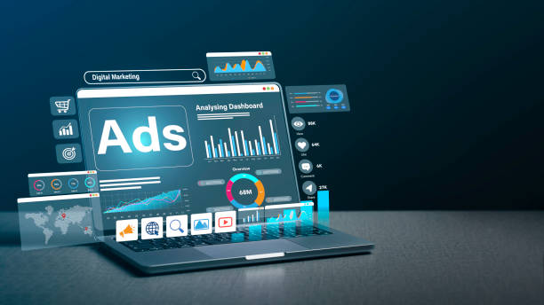 analizando el rendimiento de anuncios pagados y optimización de pujas para clientes B2B